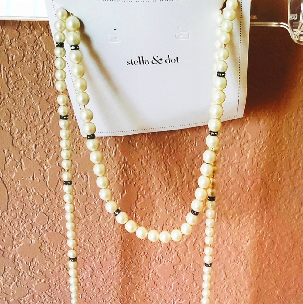 Brand new Stella and dot pearl necklace